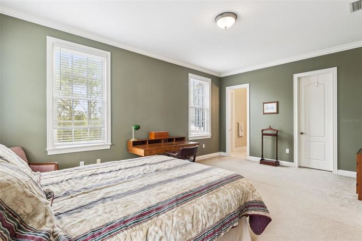 Image No.44-6 Bed Property for sale