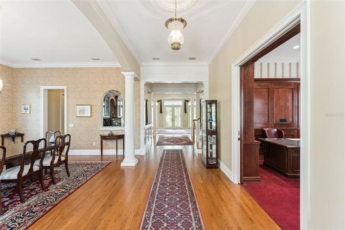 Image No.8-6 Bed Property for sale