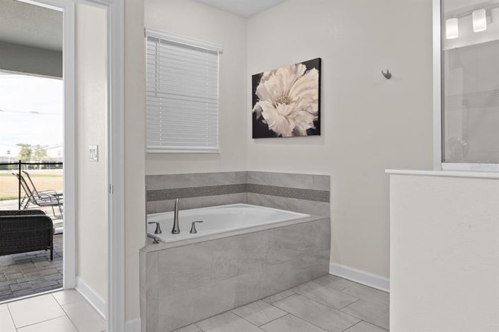 Image No.15-9 Bed Property for sale