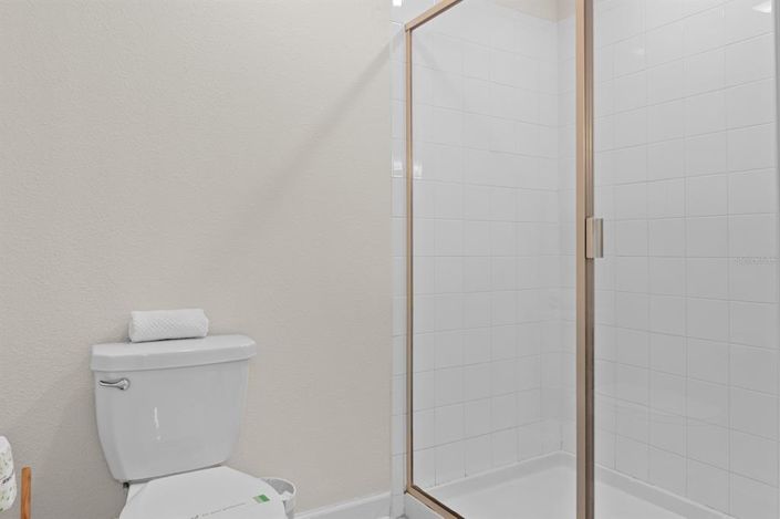 Image No.32-9 Bed Property for sale