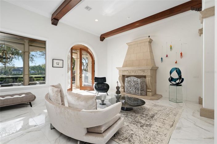 Image No.11-5 Bed Property for sale