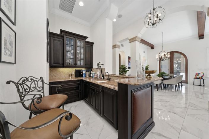 Image No.16-5 Bed Property for sale