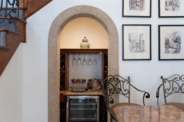 Image No.17-5 Bed Property for sale