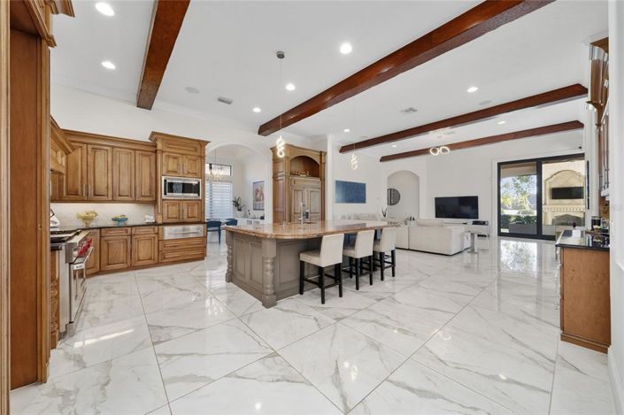 Image No.18-5 Bed Property for sale