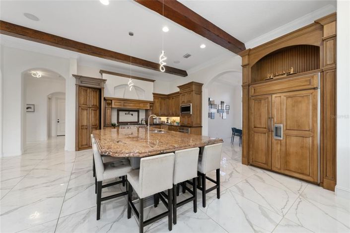 Image No.20-5 Bed Property for sale