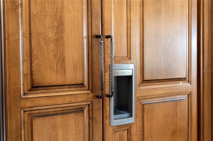 Image No.28-5 Bed Property for sale