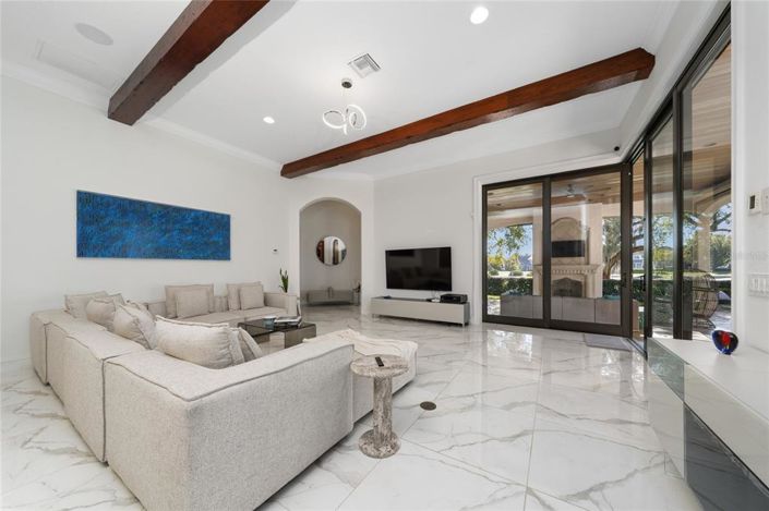 Image No.30-5 Bed Property for sale