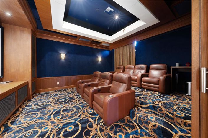 Image No.36-5 Bed Property for sale