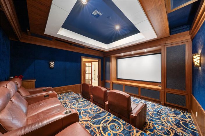 Image No.37-5 Bed Property for sale