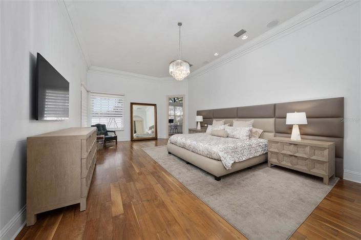 Image No.44-5 Bed Property for sale