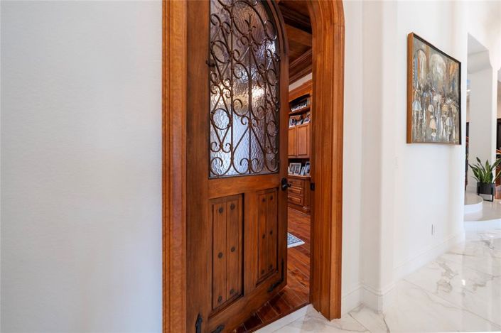 Image No.48-5 Bed Property for sale