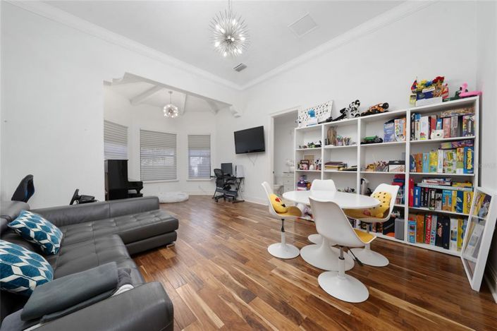 Image No.52-5 Bed Property for sale