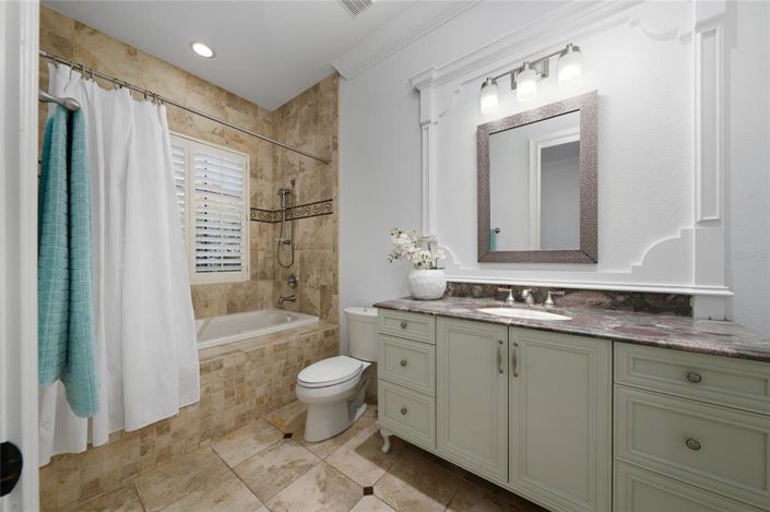 Image No.54-5 Bed Property for sale