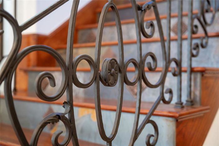 Image No.57-5 Bed Property for sale