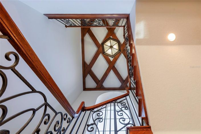 Image No.58-5 Bed Property for sale