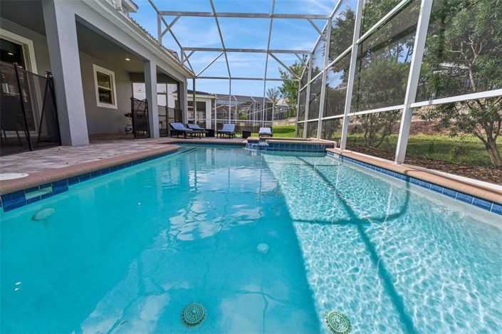 Image No.32-6 Bed Property for sale