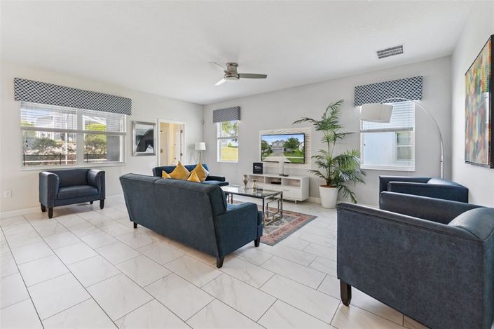 Image No.5-6 Bed Property for sale