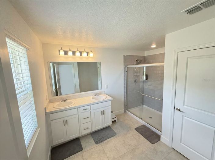 Image No.16-5 Bed Property for sale