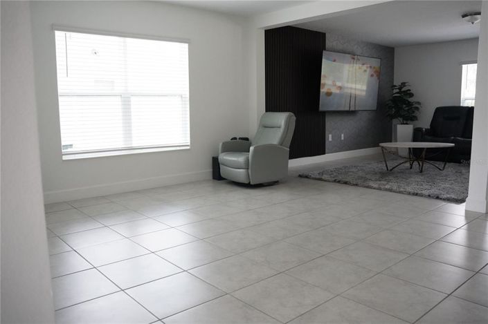 Image No.8-5 Bed Property for sale