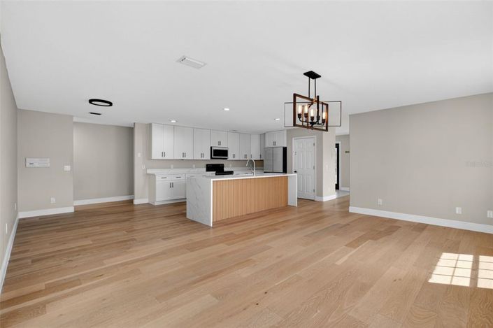 Image No.16-4 Bed Property for sale