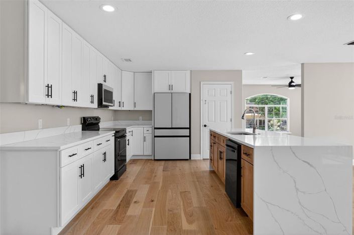 Image No.22-4 Bed Property for sale