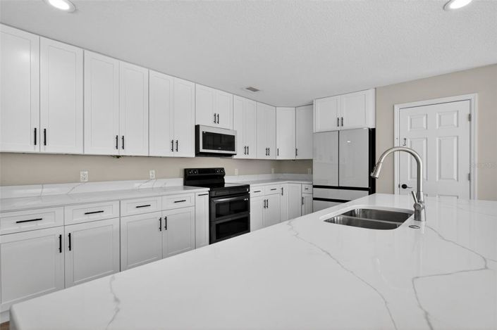 Image No.23-4 Bed Property for sale