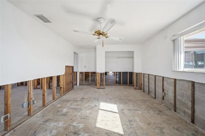 Image No.10-4 Bed Property for sale