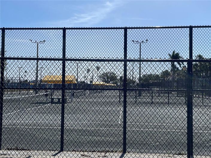 Image No.29-4 Bed Property for sale