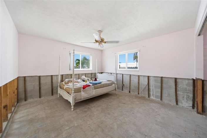 Image No.9-4 Bed Property for sale