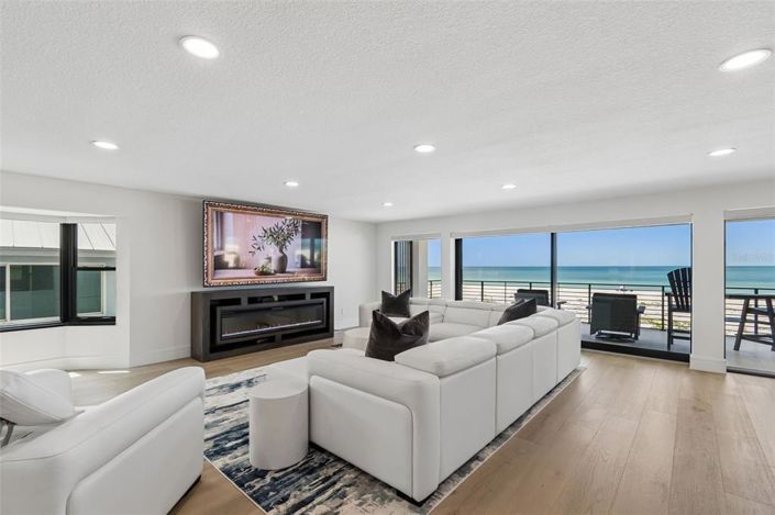 Image No.10-4 Bed Property for sale