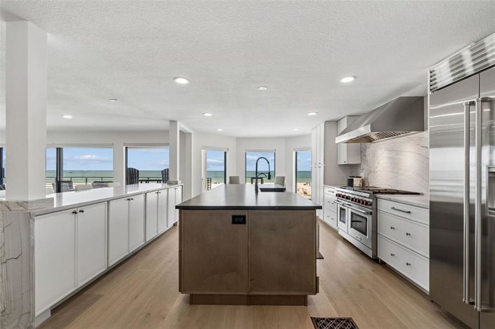 Image No.17-4 Bed Property for sale