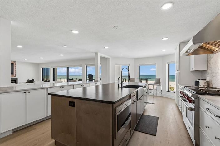 Image No.18-4 Bed Property for sale