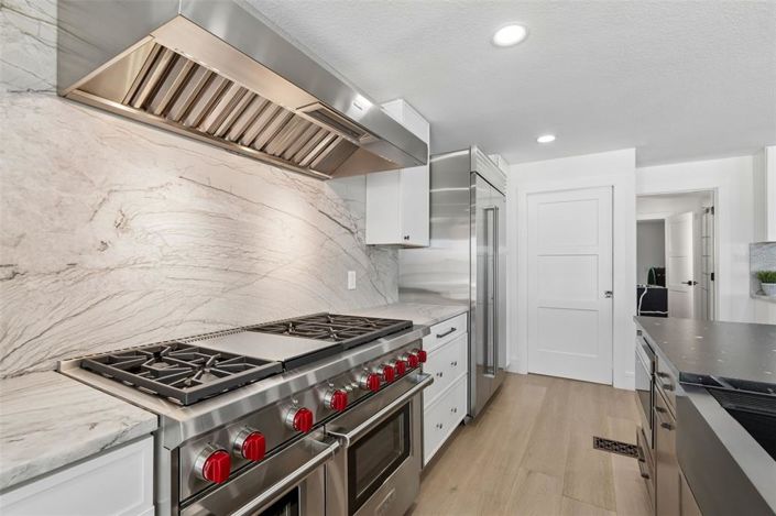 Image No.19-4 Bed Property for sale