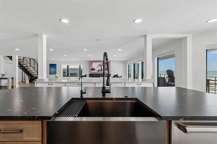 Image No.20-4 Bed Property for sale