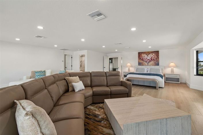 Image No.39-4 Bed Property for sale