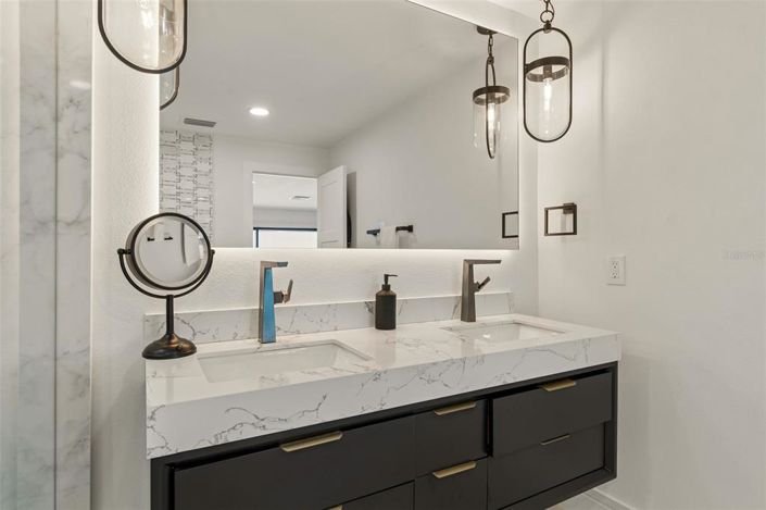 Image No.43-4 Bed Property for sale