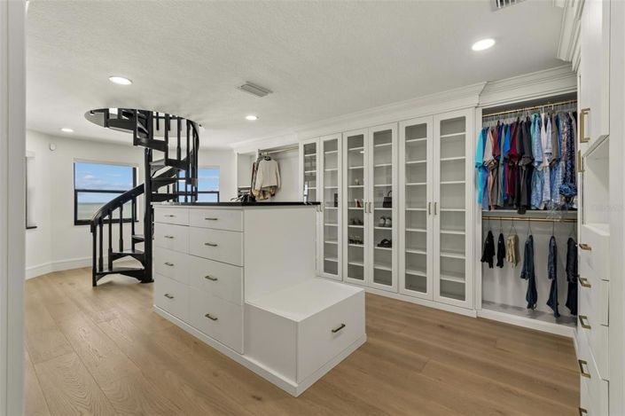 Image No.53-4 Bed Property for sale