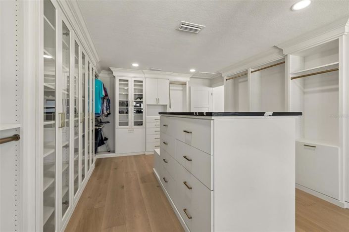 Image No.55-4 Bed Property for sale