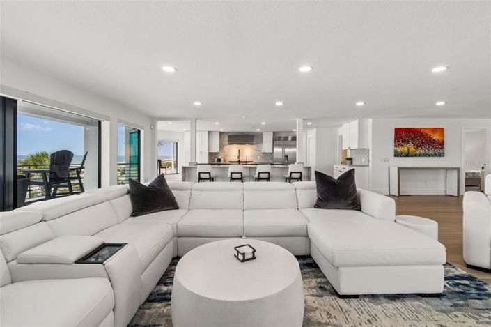 Image No.7-4 Bed Property for sale