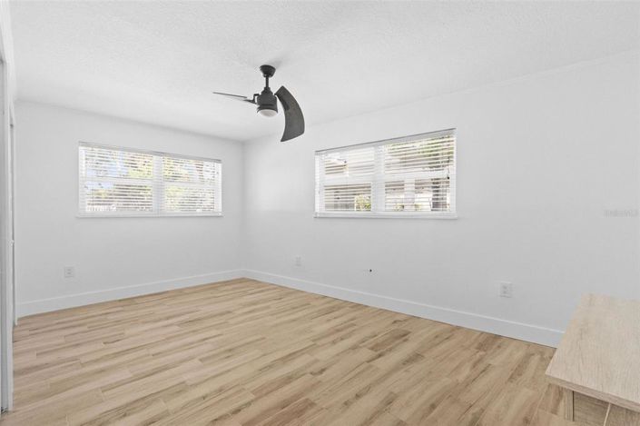 Image No.12-2 Bed Property for sale