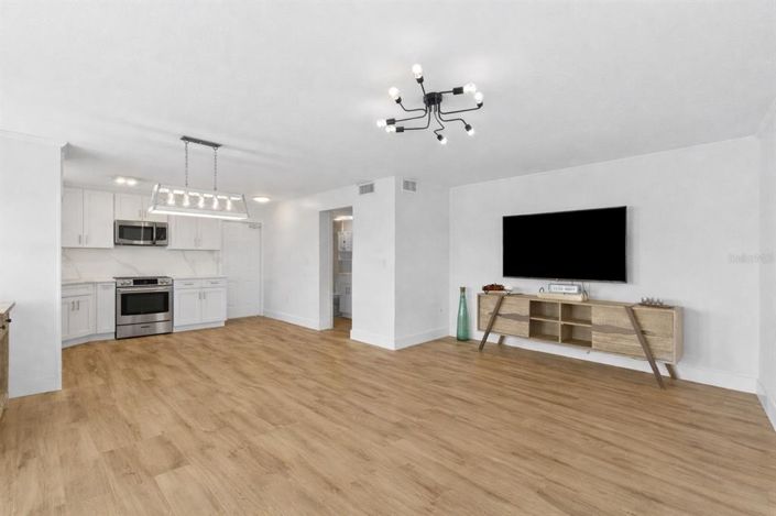 Image No.5-2 Bed Property for sale