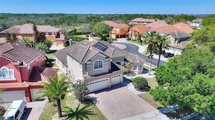 Image No.8-5 Bed Property for sale