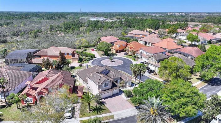 Image No.9-5 Bed Property for sale