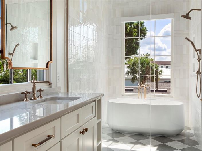 Image No.26-4 Bed Property for sale