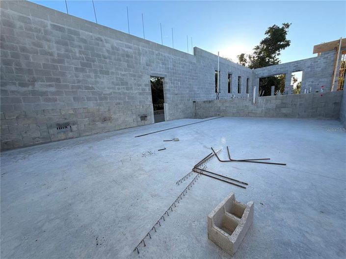 Image No.27-6 Bed Property for sale