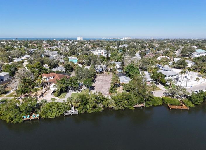 Image No.16-4 Bed Property for sale