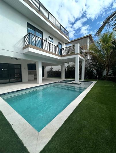 Image No.2-4 Bed Property for sale