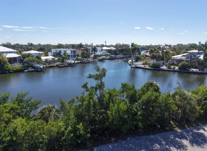 Image No.8-4 Bed Property for sale