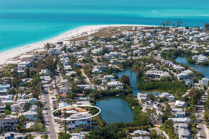 Image No.4-4 Bed Property for sale