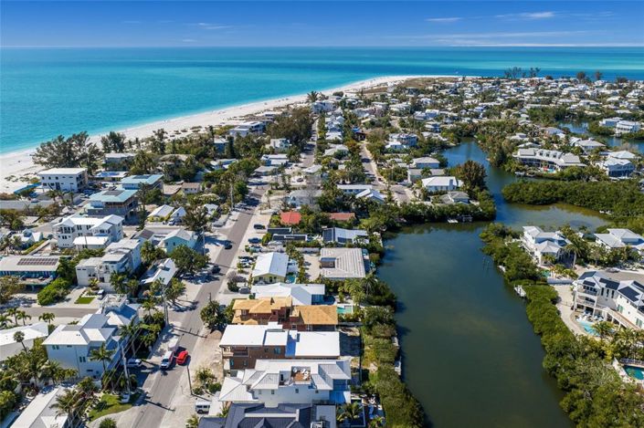 Image No.7-4 Bed Property for sale